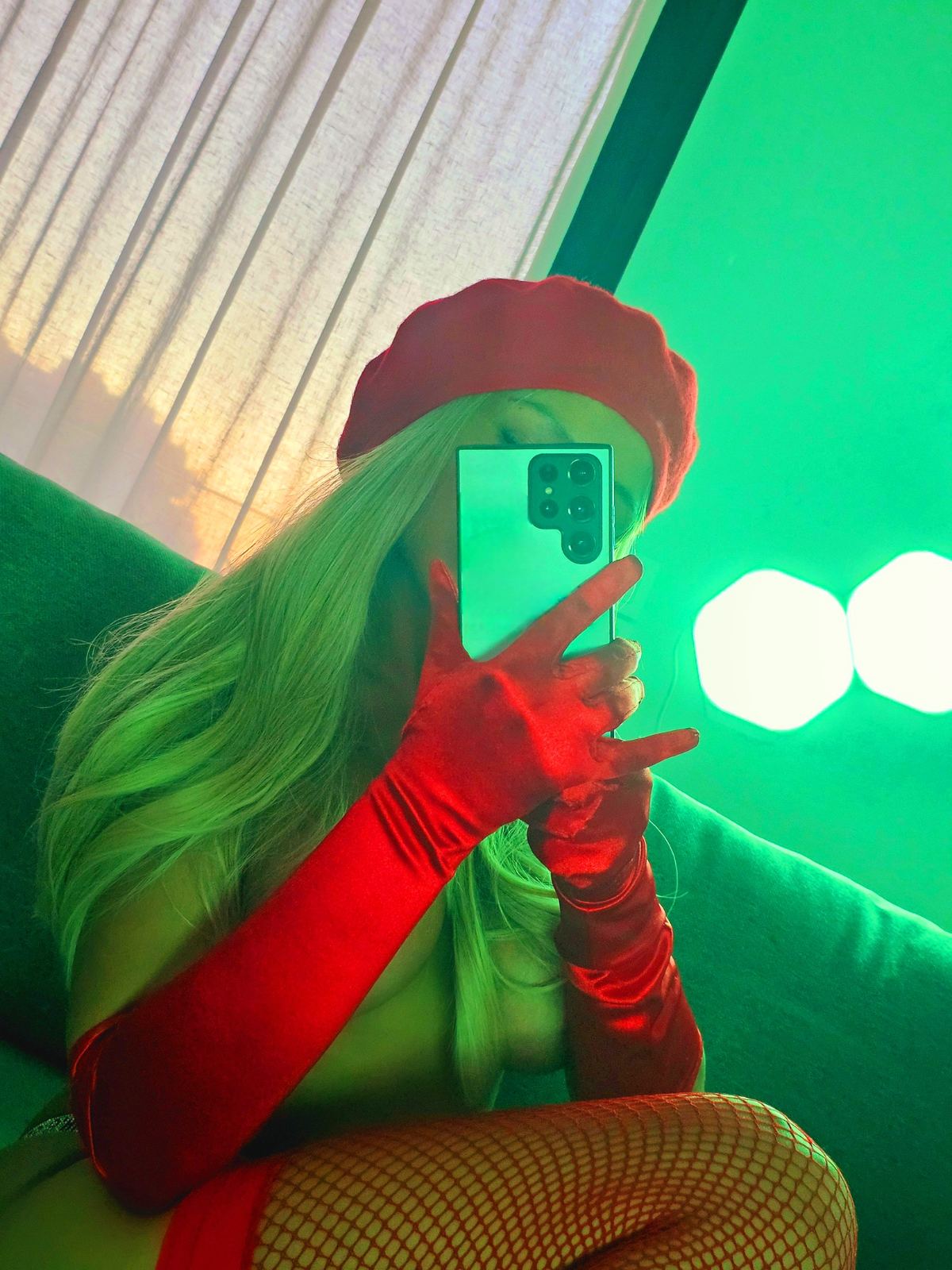 Χαίρετε! Εάν νοιώθεις μοναχός, επίτρεψέ μου να σου φτιάξω λίγο την διάθεση..