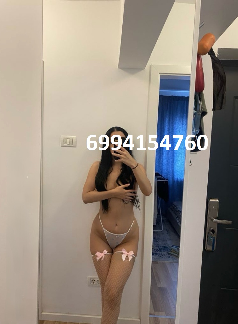 όμορφη κούκλα . Σφιχτό μουνί!!!!