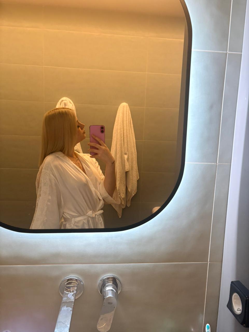 Carol, ευγενικό δροσερό κορίτσι