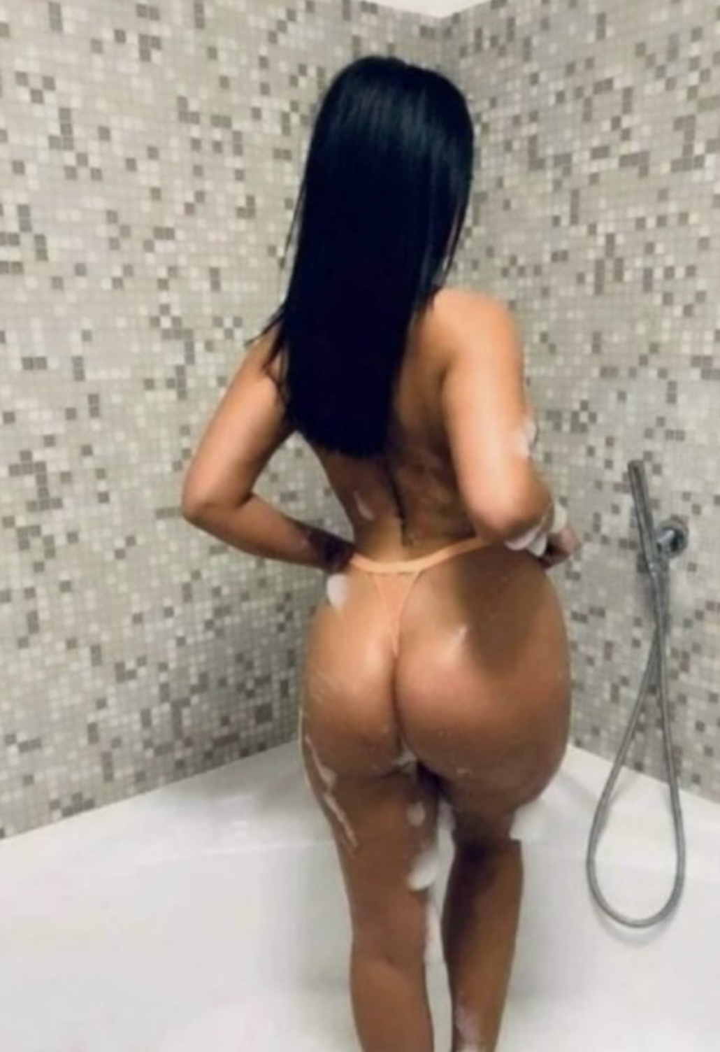 indipended escort και άργά μέσα στη νύχτα..